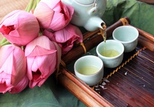 Trà ướp sen: Nghệ thuật của sự dịu dàng