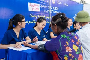 Long Châu đồng hành cùng xã Minh Châu chăm sóc sức khỏe người dân 