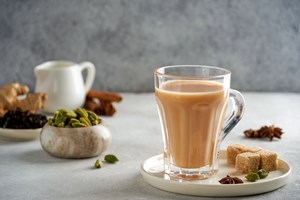 Karak Chai: Sự pha trộn độc đáo giữa vị trà đậm Assam và hương béo vùng Vịnh