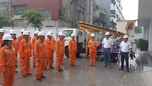 EVNNPC chủ động bảo vệ sức khỏe người lao động trong mùa mưa bão