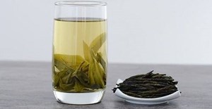 Hợp chất trong trà và socola đen có thể giúp hạ huyết áp