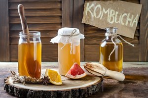 Kombucha - Thức uống giải nhiệt của giới trẻ: Uống bao nhiêu là đủ?