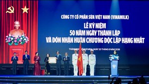 Vinamilk đón nhận Huân chương Độc lập hạng Nhất tại dấu mốc 50 năm