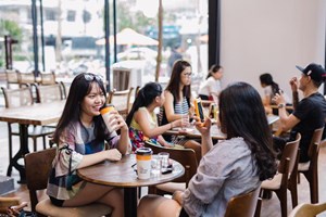 Chiến lược nào giúp doanh nghiệp trà sữa giữ chân khách hàng trẻ?