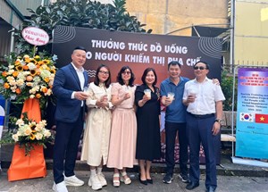 Thưởng thức đồ uống cùng những người pha chế khiếm thị