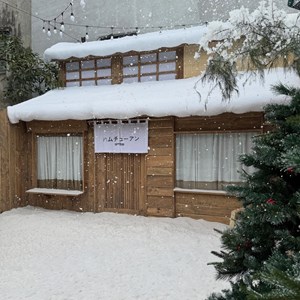 Tuyết rơi mùa đông: Không gian cà phê thu hút giới trẻ