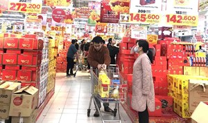 Tết 2025: Chuyển mình trong thói quen tiêu dùng của người Việt