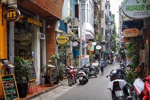 Kinh doanh trong hẻm lên ngôi nhờ ứng dụng giao hàng và mạng xã hội