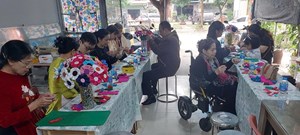 Vaide khơi nguồn sáng tạo: Lớp học hoa vải cho học viên khuyết tật