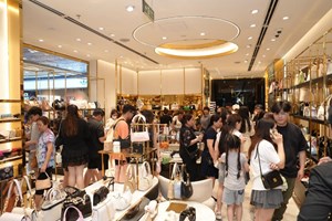 Cuối năm 2025: Bán lẻ bước vào mùa cao điểm với nhiều tín hiệu trái chiều