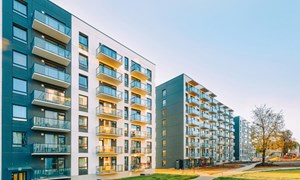 So với nhà ở thương mại, nhà ở xã hội mang lại những lợi ích và cân nhắc gì?