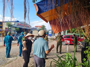 Huyện Lương Sơn, tỉnh Hòa Bình: Tăng cường công tác giải tỏa vi phạm về hành lang an toàn giao thông đường bộ