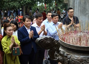 Hội doanh nhân các tỉnh: Dâng hương "Hướng về Đất Tổ"
