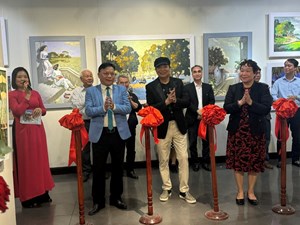 Hà Nội: Khai mạc triển lãm tranh “Sắc thái Tây Hồ” của họa sĩ Nguyễn Quốc Thắng