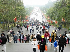 Phú Thọ: Đền Hùng đón hơn 30.000 lượt du khách trong những ngày đầu khai hội