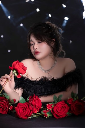 Ca sỹ My Trang trở lại với MV sâu lắng “Dư Thừa”