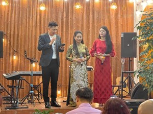 Ấn tượng đặc biệt chương trình “Dạ nhạc bình an - mật mã của tâm hồn” tại Trà Viên