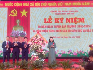 Trường THPT Bất Bạt: Kỷ niệm 60 năm thành lập và đón nhận Bằng khen của Bộ Giáo dục và Đào tạo