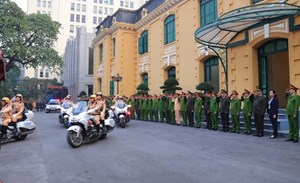 Hà Nội: CSGT đồng loạt ra quân tấn công, trấn áp tội phạm, bảo đảm an ninh trật tự, ATGT dịp Tết