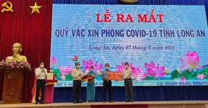 Trần Anh Group ủng hộ 10.000 liều vaccine vào Qũy vaccine phòng Covid-19 tỉnh Long An