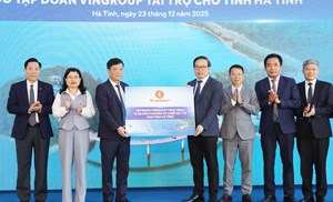 Hà Tĩnh tiếp nhận 15 xe cứu thương hiện đại do Vingroup hỗ trợ