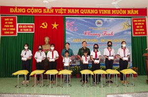 Huyện Cù Lao Dung (tỉnh Sóc Trăng): Nhiều hoạt động ý nghĩa trong Chương trình “Xuân biên phòng ấm lòng dân bản” 