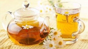 Sử dụng trà hoa cúc thế nào để mang lại lợi ích cho sức khỏe?