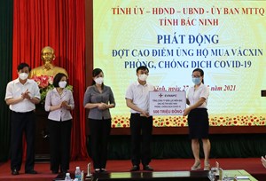 Tổng công ty Điện lực miền Bắc ủng hộ 1 tỷ đồng chung tay cùng Bắc Giang, Bắc Ninh phòng chống dịch Covid - 19