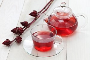 Lợi ích của trà Hibiscus với sức khỏe người dùng