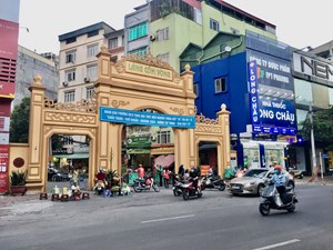 Phố phường Hà Nội tấp nập trong ngày nới lỏng giãn cách xã hội