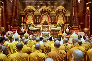 Quảng Ninh: Cung rước xá lợi Đức Phật về Cung Trúc Lâm Yên Tử
