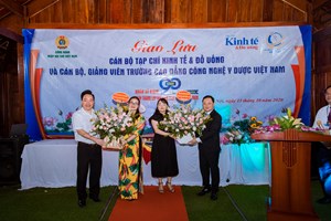 Tạp chí Kinh tế và Đồ uống và Trường Cao đẳng Công nghệ Y dược Việt Nam: Kỷ niệm Ngày Phụ nữ Việt Nam 20/10