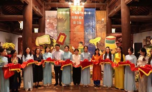 Khai mạc triển lãm tranh “Ngàn năm di sản” tại Văn Miếu – Quốc Tử Giám