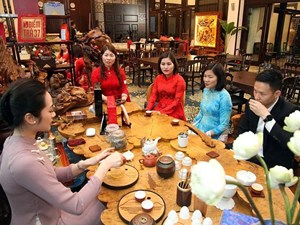 Thưởng trà – nghệ thuật sống chậm giữa nhịp đời hiện đại