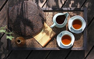 Trà ép bánh: Khi thời gian trở thành một phần của hương vị