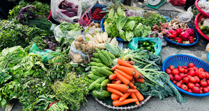 Nguồn cung khan hiếm, giá rau xanh tại Hà Nội tăng “phi mã”