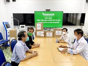 HEINEKEN Việt Nam ủng hộ máy thở cho bệnh viện Nhiệt đới TP.HCM