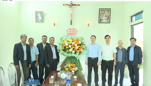 Lãnh đạo xã Xuân Lãng thăm, chúc mừng các cơ sở tôn giáo nhân dịp Lễ Giáng sinh