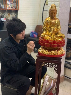 Nghệ nhân Chu Đức Dũng: Người lặng lẽ giữ hồn nghề điêu khắc gỗ truyền thống