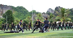 Công an Quảng Ninh ra quân bảo đảm an ninh, trật tự phục vụ Tết Dương lịch 2026 và Đại hội XIV của Đảng