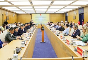 Hải Phòng – Hà Lan tăng cường hợp tác phát triển cảng biển và logistics