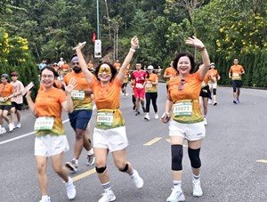 Hơn 3.000 vận động viên tham gia Giải chạy Yên Tử 'Chạm vùng di sản'
