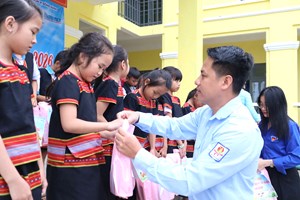 Tuổi trẻ Đà Nẵng mang “Tết yêu thương” đến thiếu nhi Nam Trà My