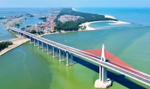 Cầu vượt cửa biển Thuận An dần lộ diện, “mạch nối” kinh tế ven biển vẫn đợi đường thông