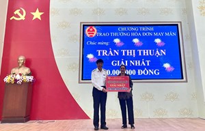 Trao thưởng chương trình “Hóa đơn may mắn” 