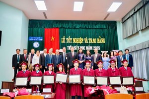 Lễ trao bằng cho 10 tân tiến sĩ - Khẳng định chất lượng đào tạo và đóng góp cho ngành y tế