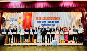 Dấu ấn vàng son của Trường Đại học Y - Dược Huế: Nhìn lại và hướng tới tương lai tại Hội nghị Điển hình Tiên tiến 2020-2025