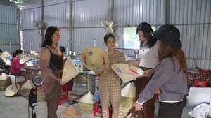 Ngân hàng CSXH “Điểm tựa” cho phụ nữ thị xã Ba Đồn thoát nghèo bền vững
