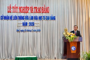 Đại học Y - Dược Huế trao bằng cho 200 cán bộ y tế hệ liên thông