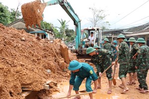 Thừa Thiên Huế: Lực lượng vũ trang giúp dân khắc phục cơn bão số 5